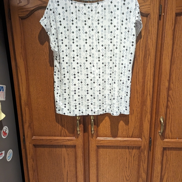 3/$30. Michel studio collection Top - Picture 5 of 6